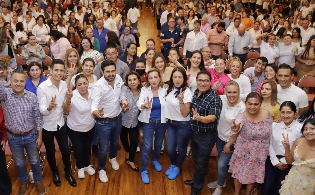 MÁS DE MIL MAESTRAS Y MAESTROS SE REÚNEN CON LUPITA MURGUÍA Y AGUSTÍN DORANTES 