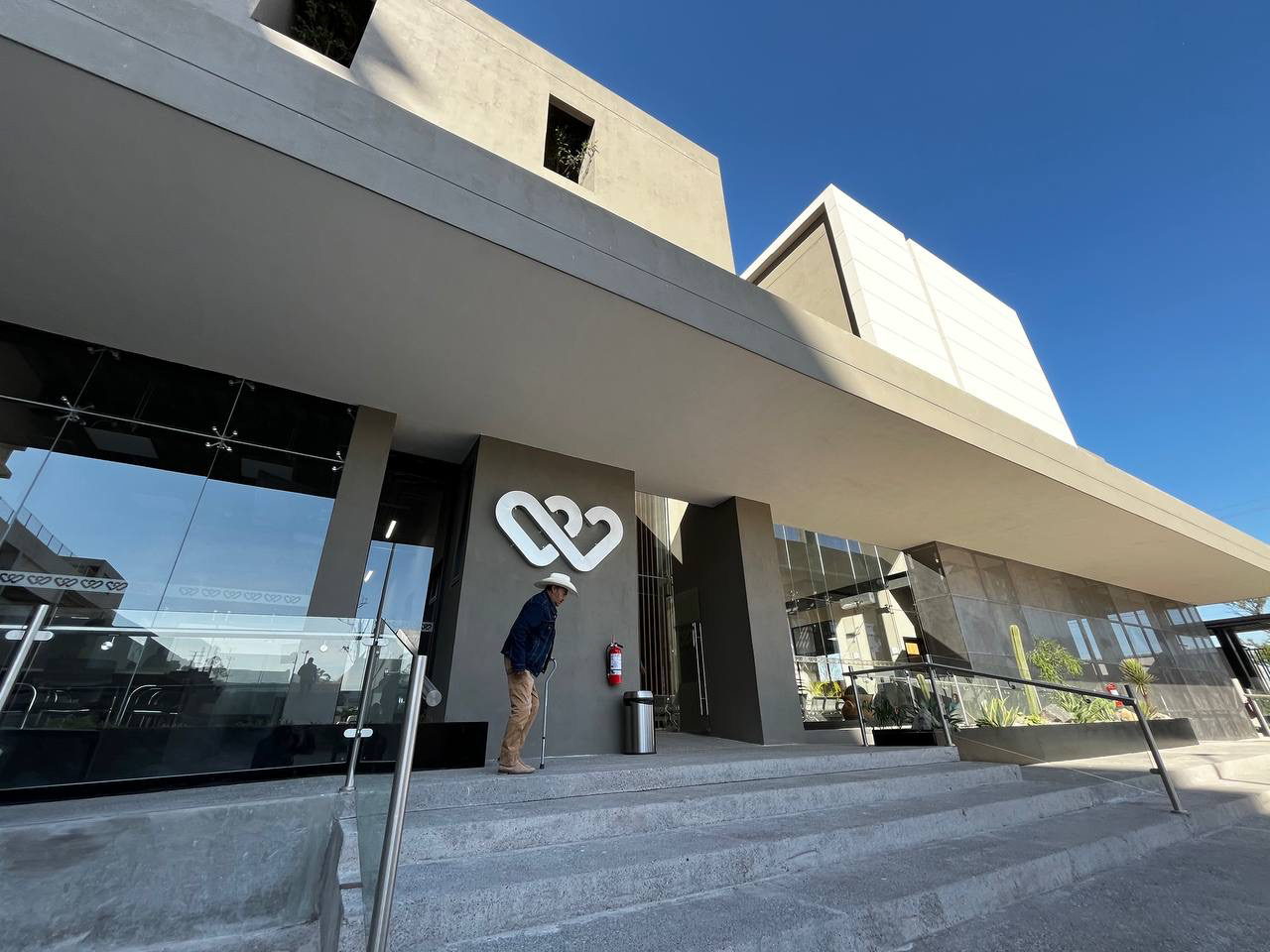 Entregan autoridades la obra de los Albergues SEDIF