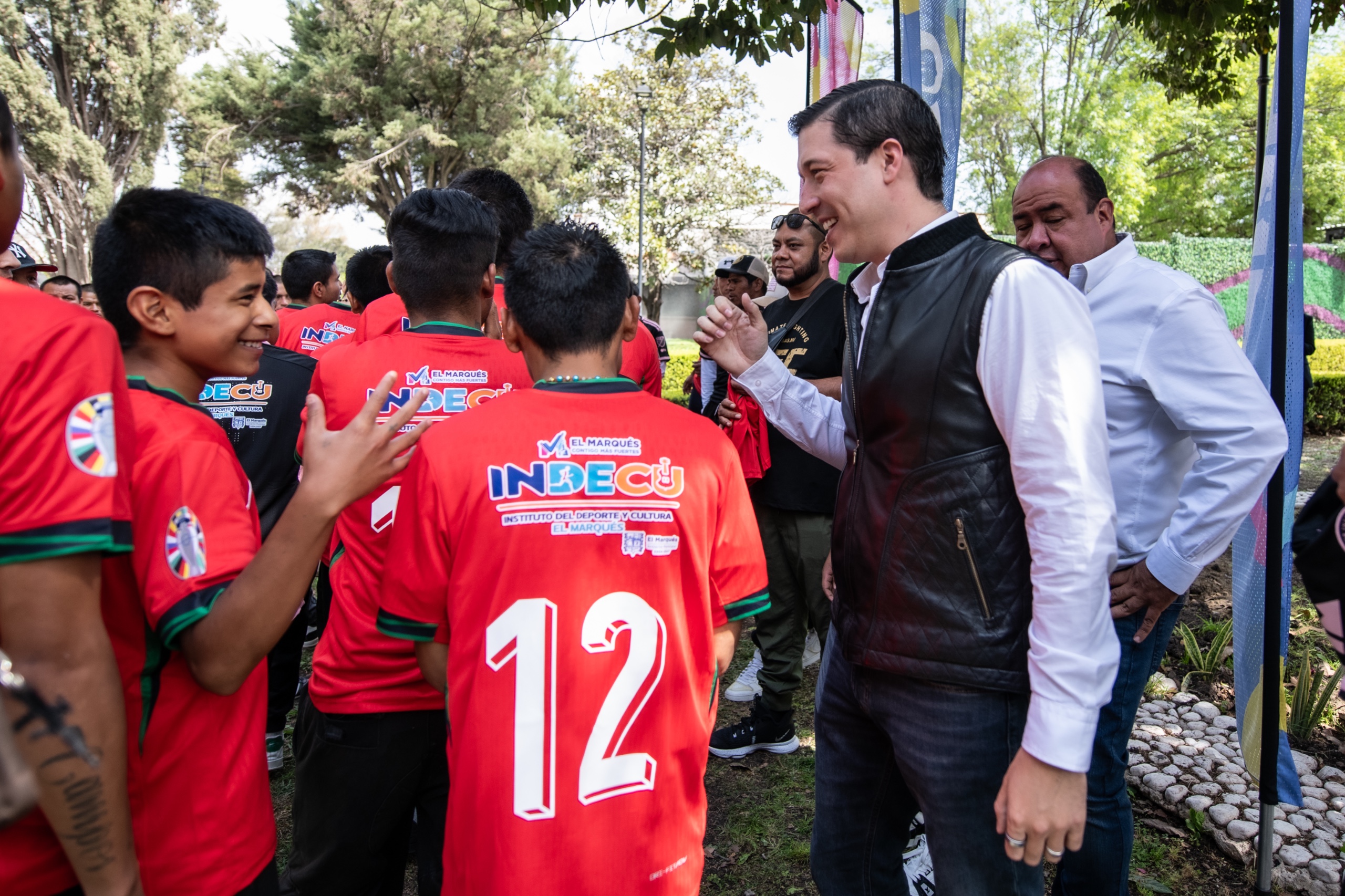 Rodrigo Monsalvo Castelán refuerza el tejido social a través del deporte• Se entregaron 170 uniformes deportivos a los participantes del 2º Torneo de Fútbol 7 con Centros de Rehabilitación.