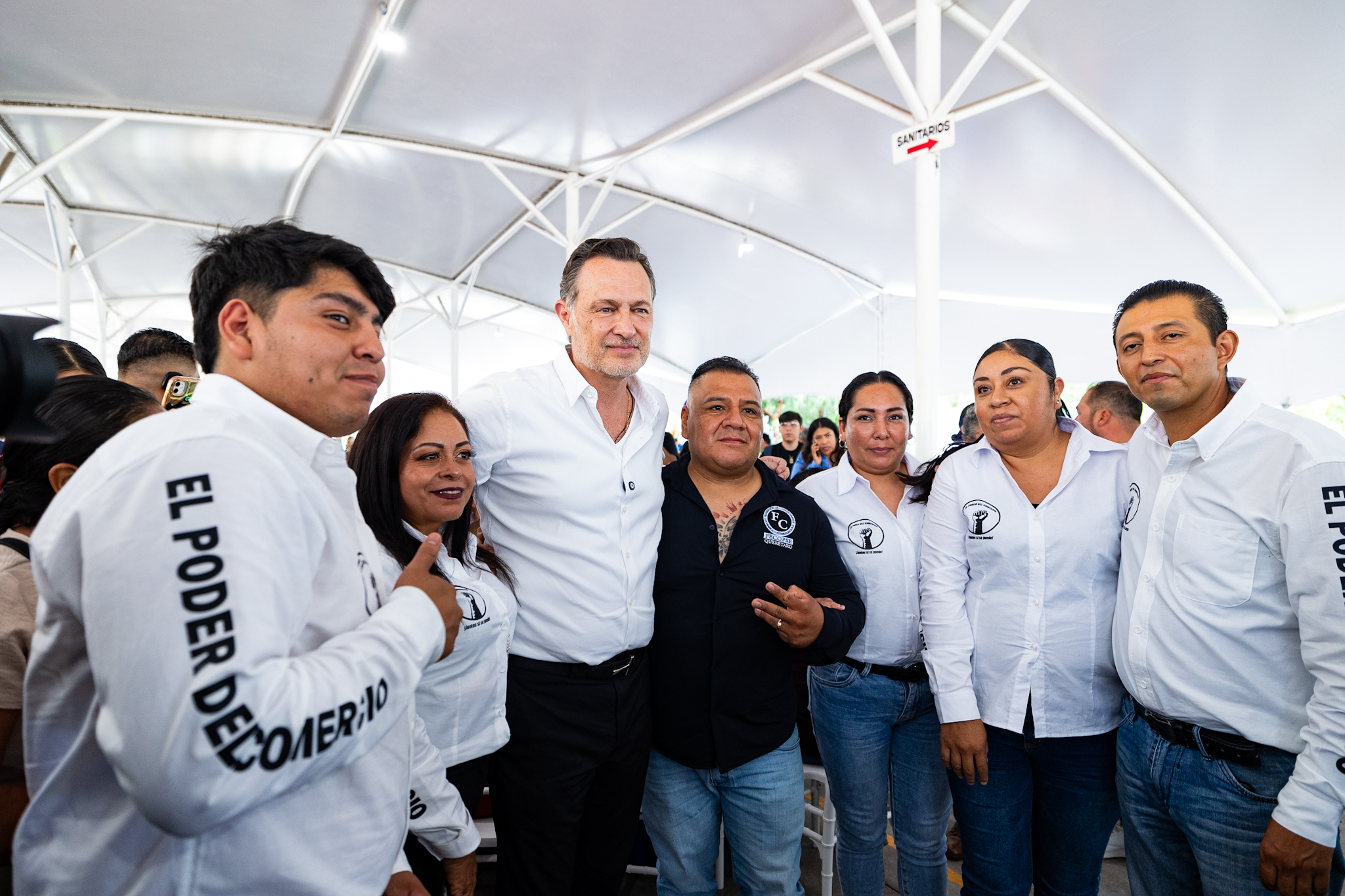 «Refrenda Gobernador compromiso con Comerciantes y Tianguistas»