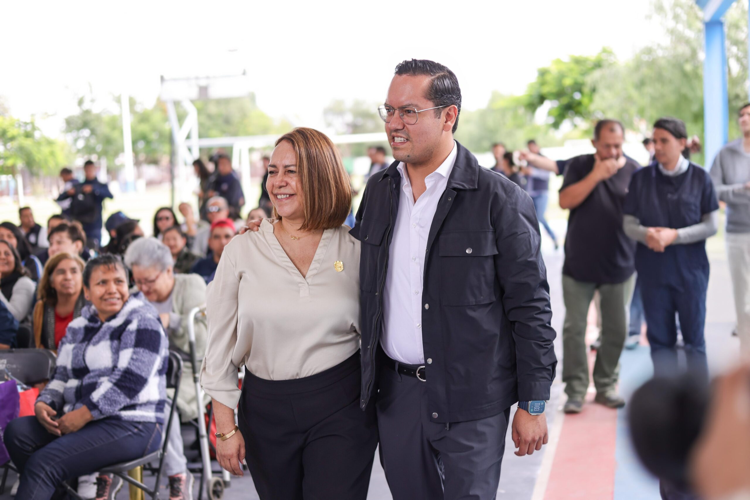 «Chepe Guerrero EntregaSu Primer Informe de Resultados a beneficiarios del DIF Municipal»
