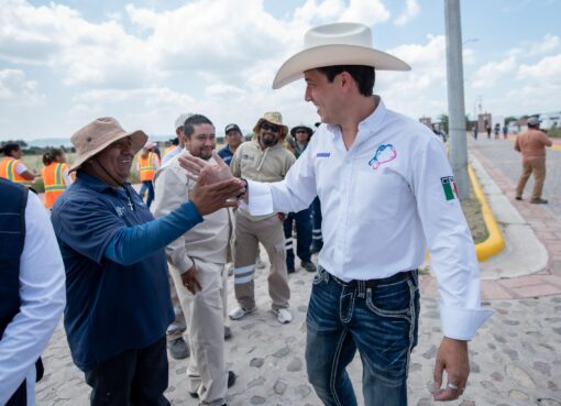Entrega Rodrigo Monsalvo Equipo para Secretaría de Servicios Públicos Municipales.