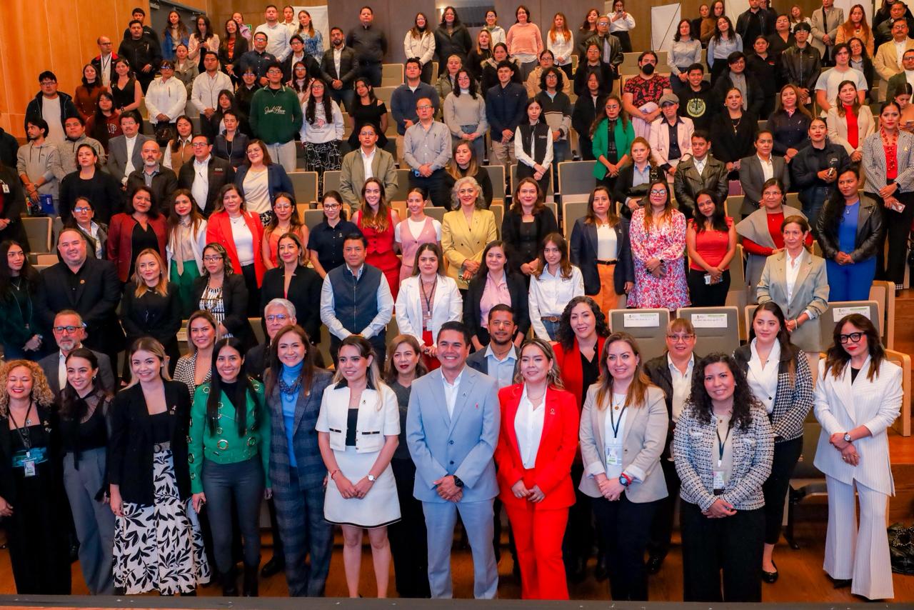 Inaugura Sonia Rocha Primer Congreso Mujeres Energizando el Futuro