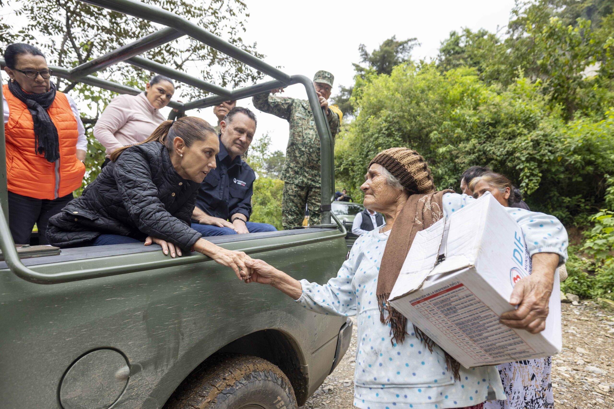 Visita Presidenta de México zonas afectadas por lluvias en la Sierra Gorda queretana