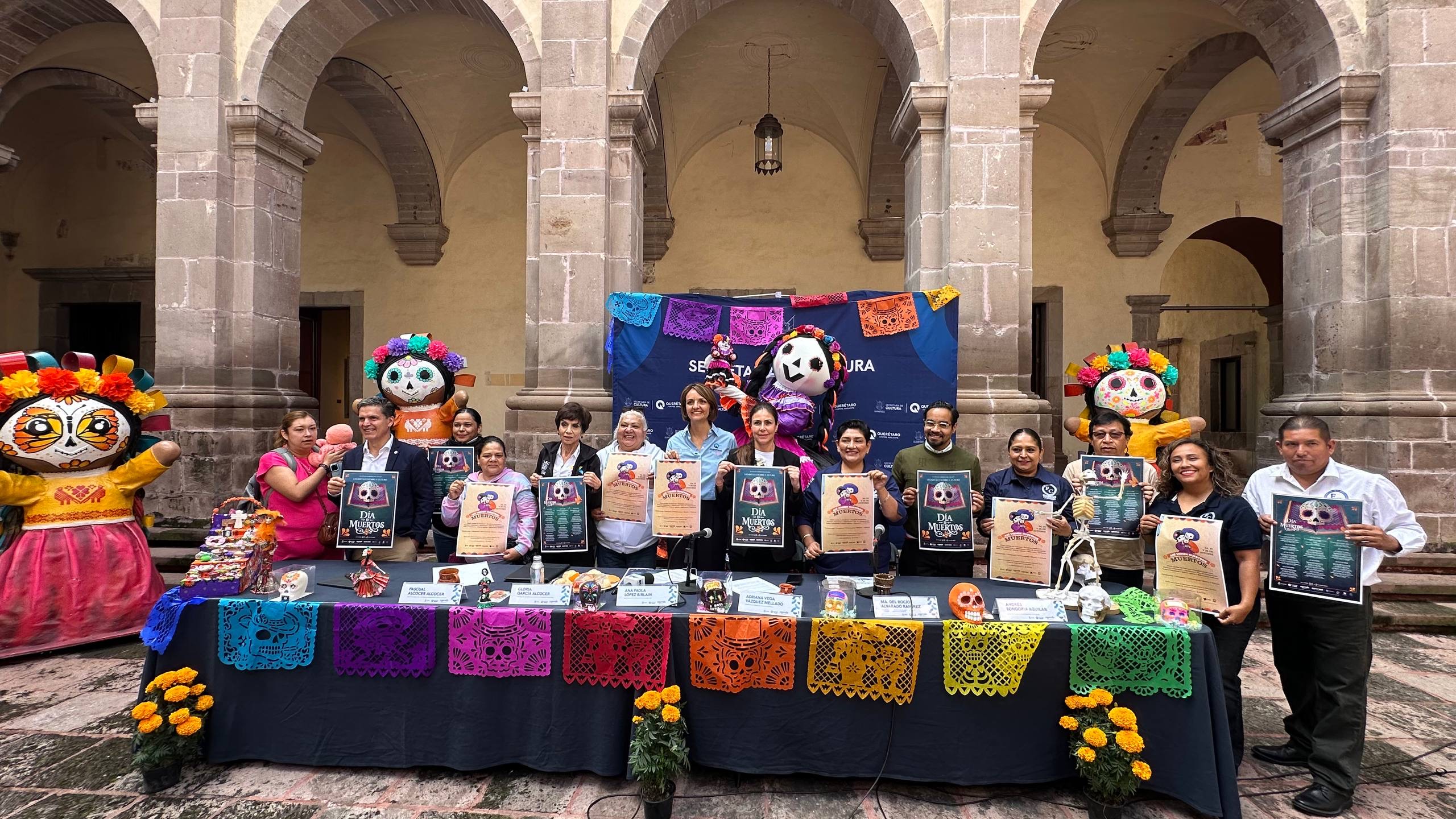 Presenta López Birlain el Bazar Ahí vienen nuestros muertos