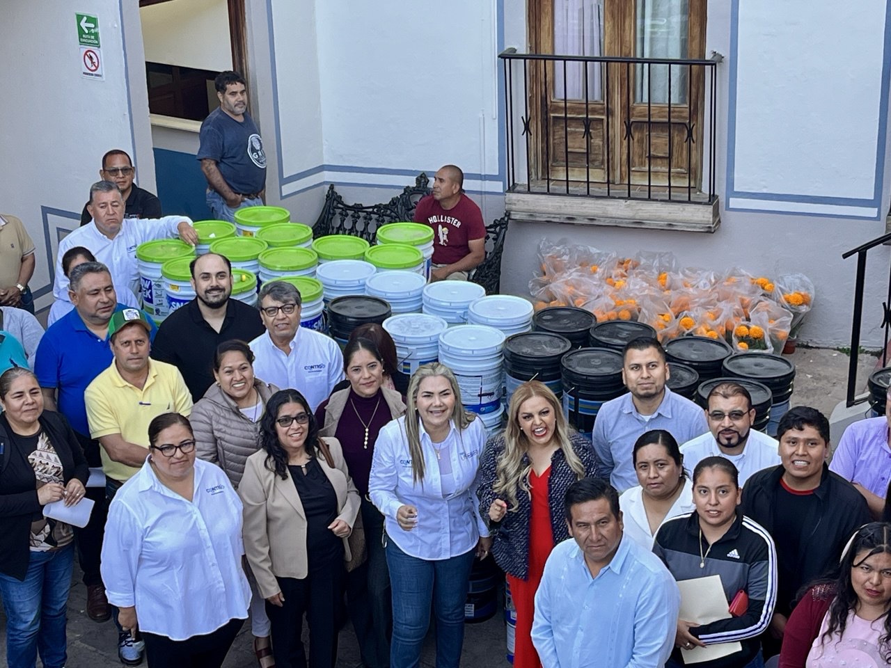 Entrega Gobierno del Estado apoyos a escuelas de la Sierra Gorda