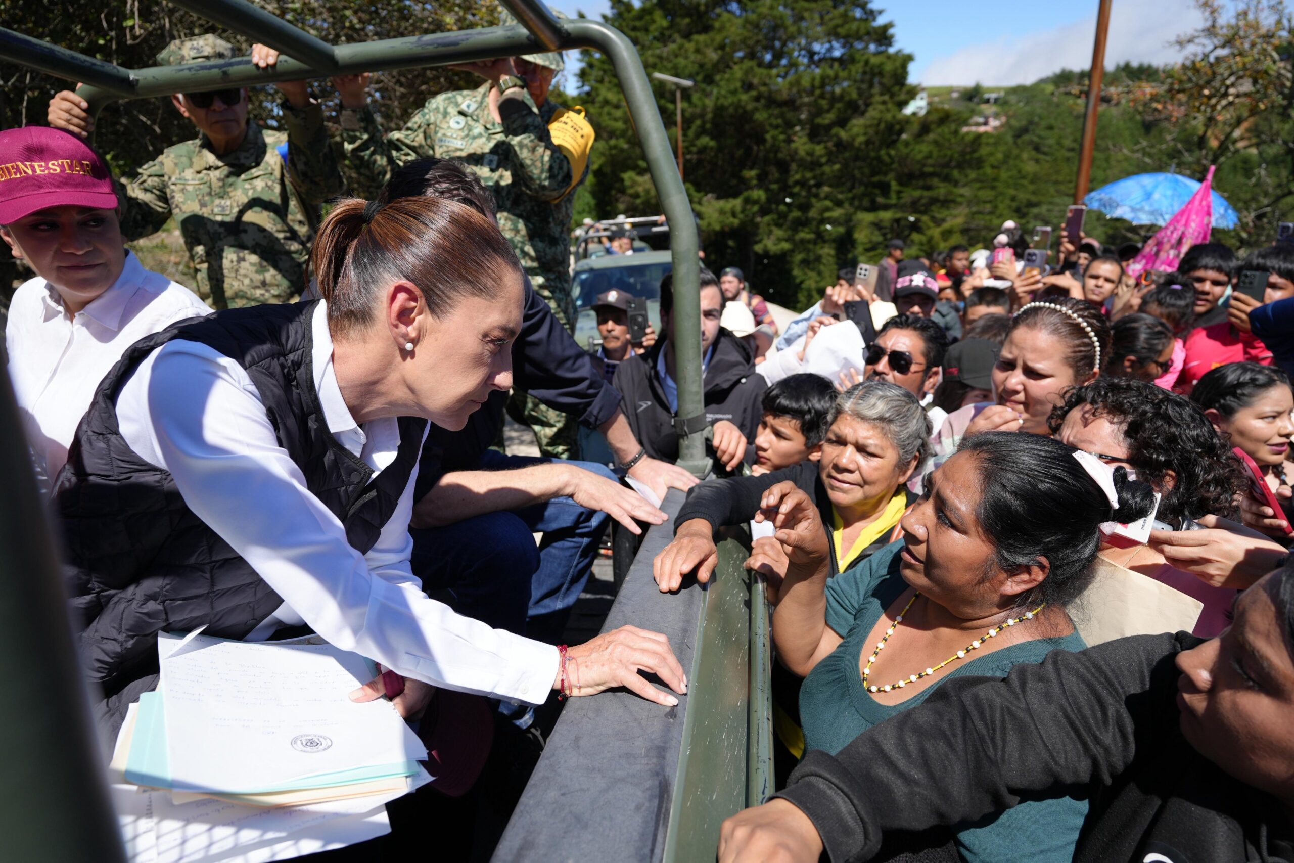 En Pinal de Amoles, Querétaro,Presidenta Claudia Sheinbaum informa que los servidores de la nación llegarán a la zona para comenzar censo.