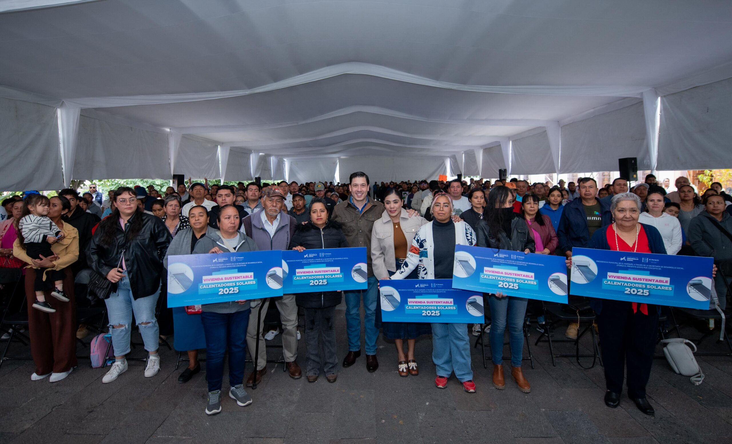 Cerca de 500 familias en el marqués son beneficiadas con calentadores solares: Rodrigo Monsalvo.