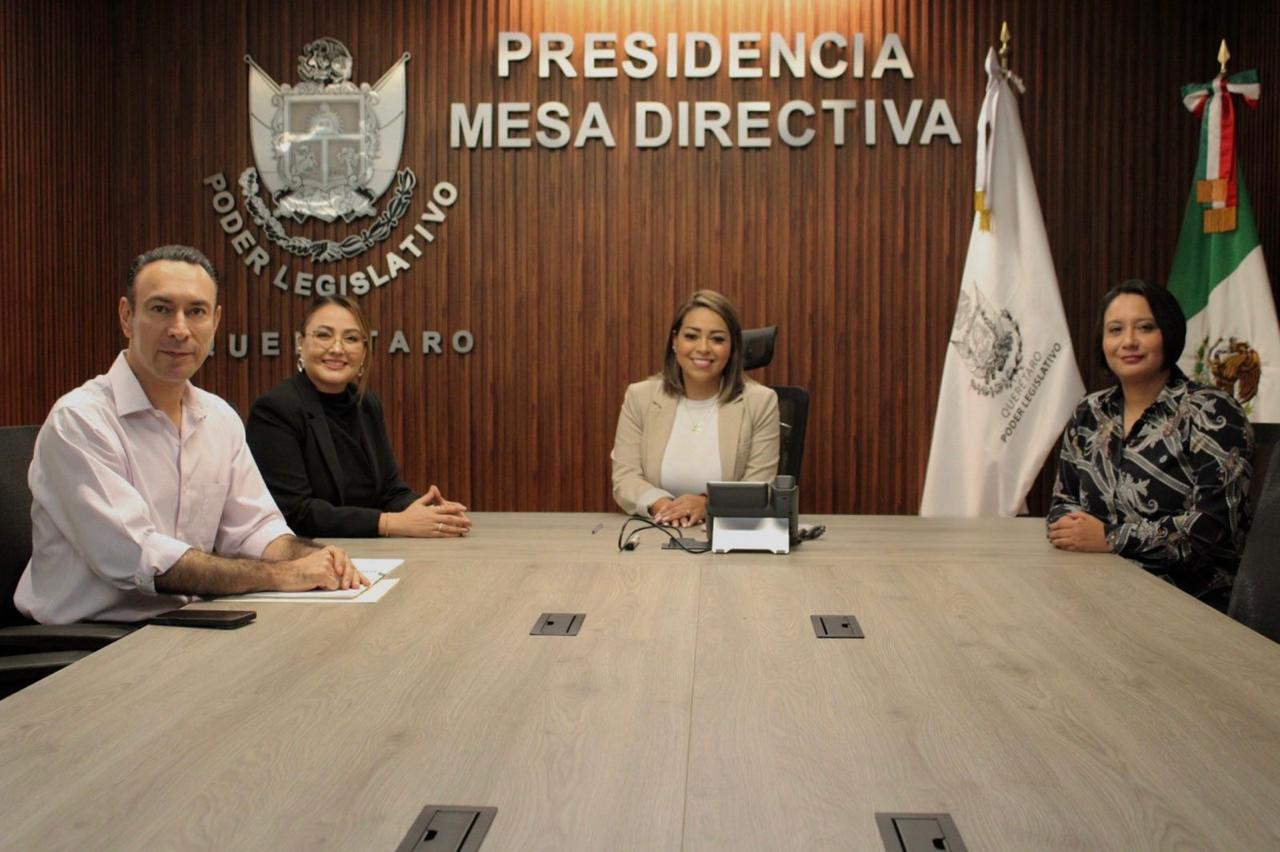 La LXI Legislatura del Estado de Querétaro dio inicio a los trabajos de entrega-recepción de la nueva Mesa Directiva, presidida por la diputada Ginna Guzmán Álvarez.