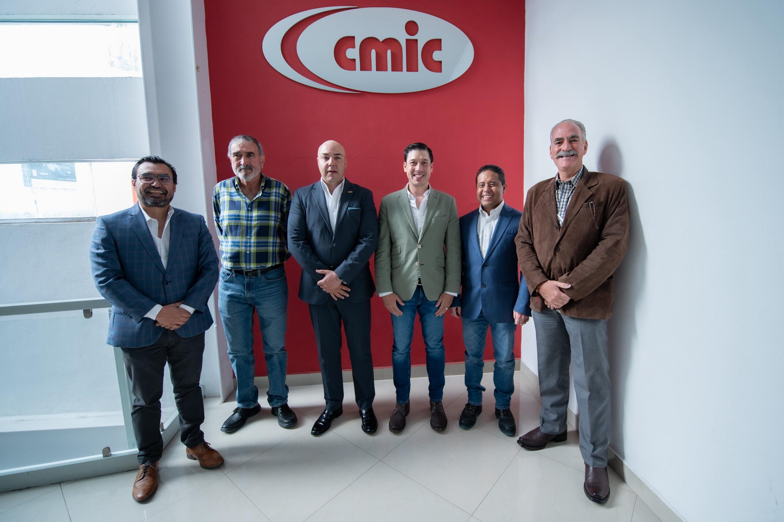 Rodrigo Monsalvo destaca 196 obras, lo que posiciona a El Marqués como el segundo municipio del estado con mayor inversión en obra pública.