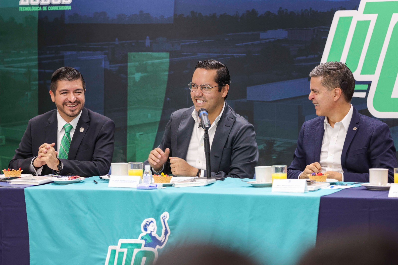 Chepe Guerrero y COPARMEX impulsan la educación en Corregidora