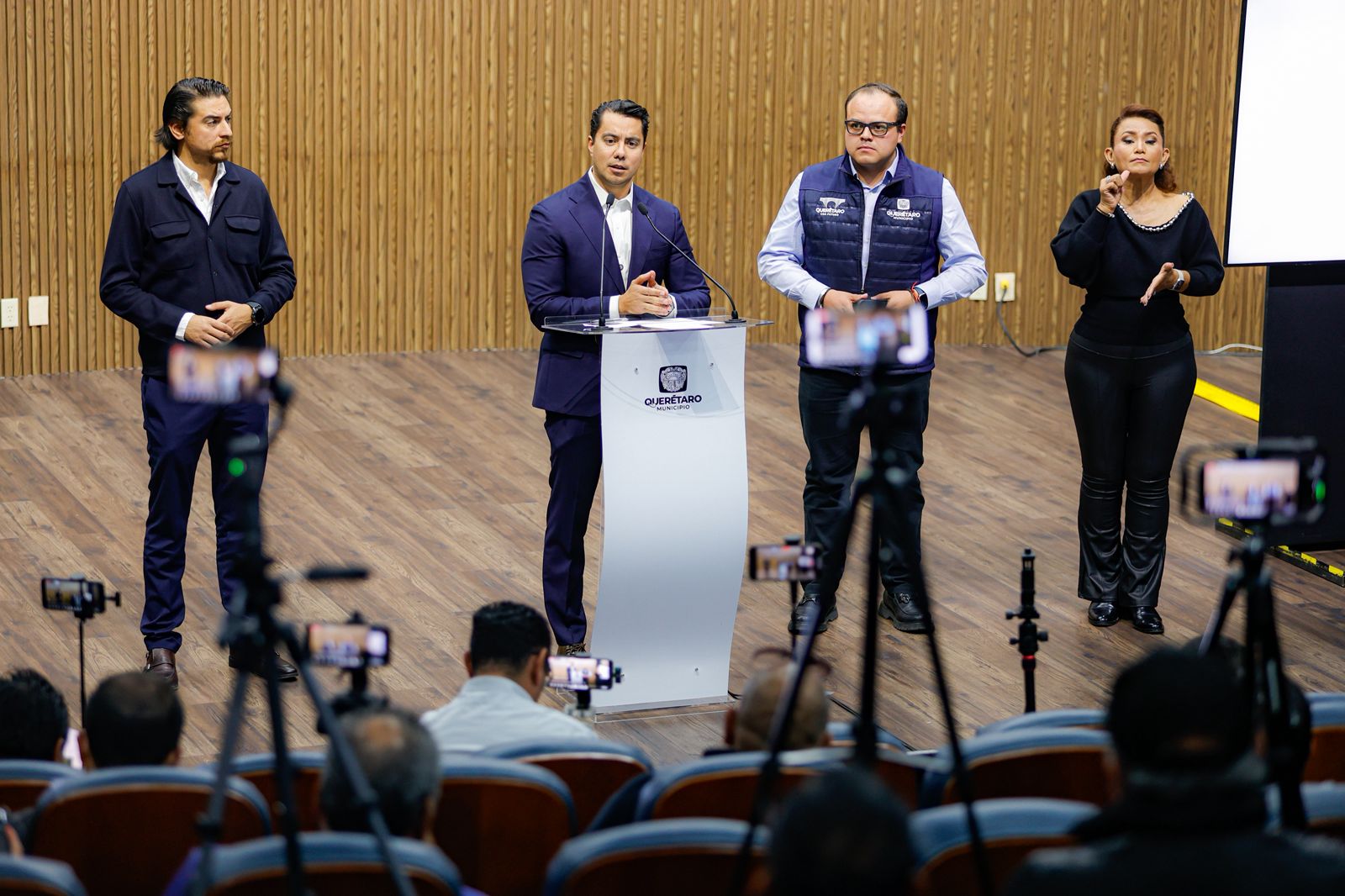 Reitera Felifer Macías que plazas y calles del Centro Histórico son para el disfrute de las familias y visitantes