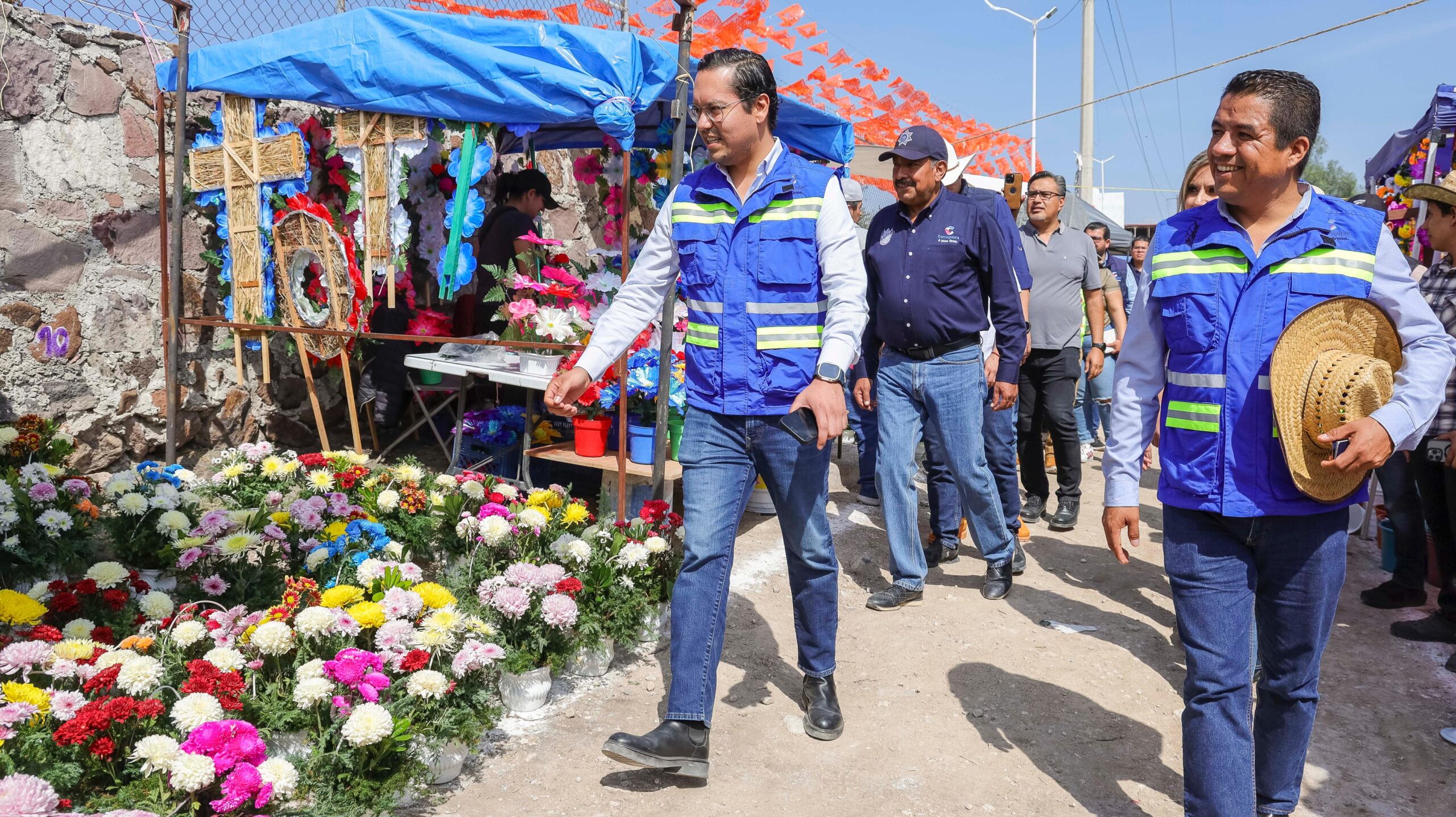 Corregidora reconoce la participación ciudadana durante el Operativo de Día de Muertos.