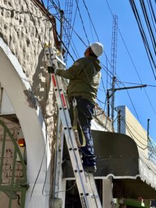 Avanza a 96% meta de retiro de cableado en desuso hacia el cierre de año