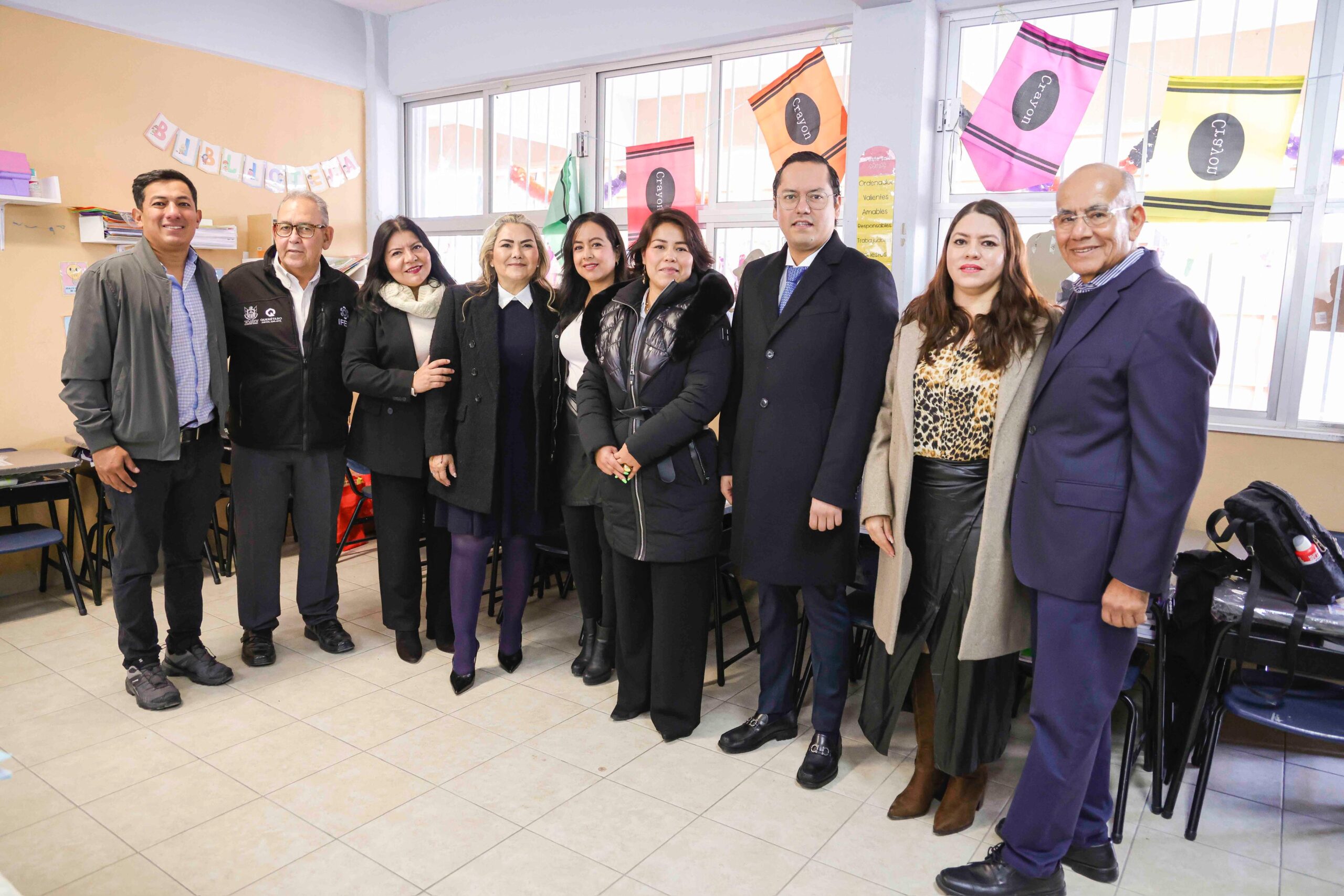 Chepe Guerrero entrega plaza cívica y arcotecho en la primaria “Bicentenario de la Independencia de México”