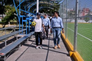Entrega Felifer Macías rehabilitación de la cancha de futbol de la Unidad Deportiva Belén