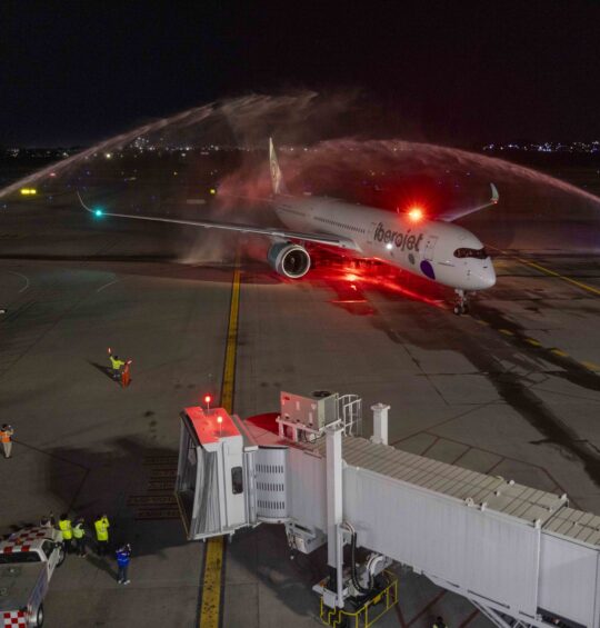 Llega primer vuelo de la ruta Querétaro – Madrid
