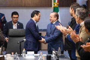 El Municipio de Corregidora informa sobre un enroque en su estructura administrativa, con el objetivo de fortalecer el trabajo institucional y continuar brindando una atención cercana y eficiente para las y los ciudadanos.