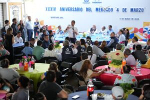 Anuncia Felifer Macías apoyos y mejoras para el Mercado 4 de Marzo