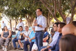 Como parte de la estrategia «Alcalde A Paso Firme», el presidente municipal de Corregidora, Chepe Guerrero, sostuvo reunión con vecinos de Paseos del Bosque.