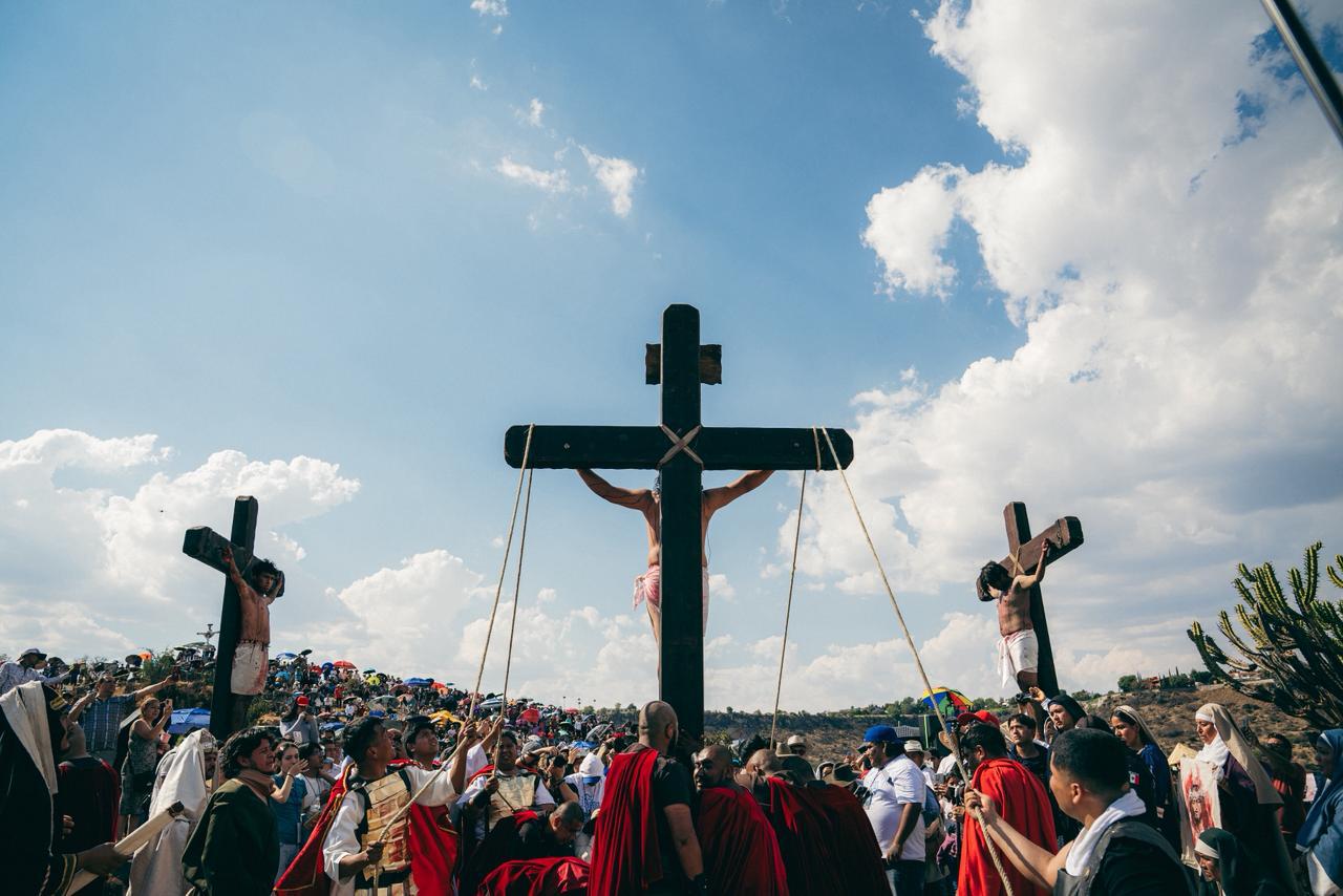 Marqués reporta saldo blanco en representaciones del Viacrucis