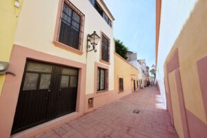 Entrega Felifer Macías rehabilitación del Andador Jesús García en el Centro Histórico