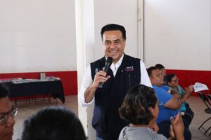 Fortalece Luis Nava cercanía con familias beneficiarias de El Marqués