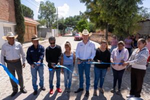 Entrega Rodrigo Monsalvo obras por más de 20 millones de pesos