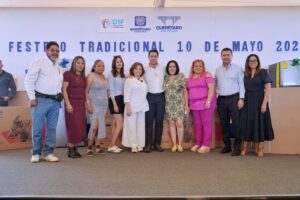 Encabeza Felifer Festejo del Día de las Madres del DIF.