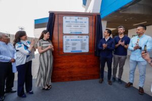 Encabeza Felifer Macías develación del Memorial Gallos Blancos de 1987