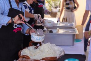 “Cocina Móvil” lleva alimentos gratuitos a familias de Purísima de La Cueva, en Corregidora.