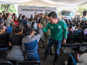 Rodrigo Monsalvo inaugura exposición militar Conín en beneficio de niñas, niños y adolescentes