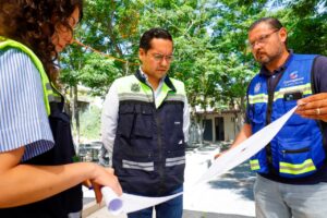 Chepe Guerrero supervisa obras en las colonias Vista Hermosa y Venceremos.