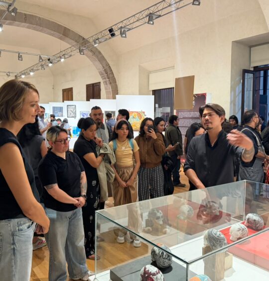 Inaugura Ana Paola López Birlain la exposición Galería Principal