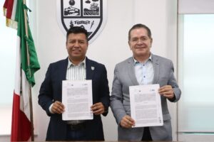 Jairo Morales firma alianza con la UTEQ
