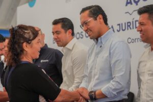 Chepe Guerrero Entrega Títulos de Propiedad a 550 Familias de Comunidades.