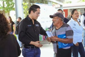 Chepe Guerrero acerca trámites y servicios a la comunidad de San Rafael