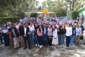 Jairo Morales Entreega Certificados del Progama:  «Huimilpan, Mi Escuela».