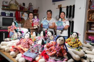 Chepe Guerrero impulsa a las y los artesanos de Corregidora con más de 400 espacios de comercialización
