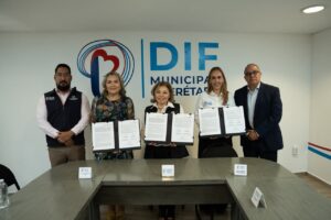 Firma DIF Municipal convenio con USEBEQ para promover el respeto y buen trato hacia las personas adultas mayores