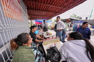 Visita Felifer Macías el Mercado 4 de Marzo para respaldar la economía local